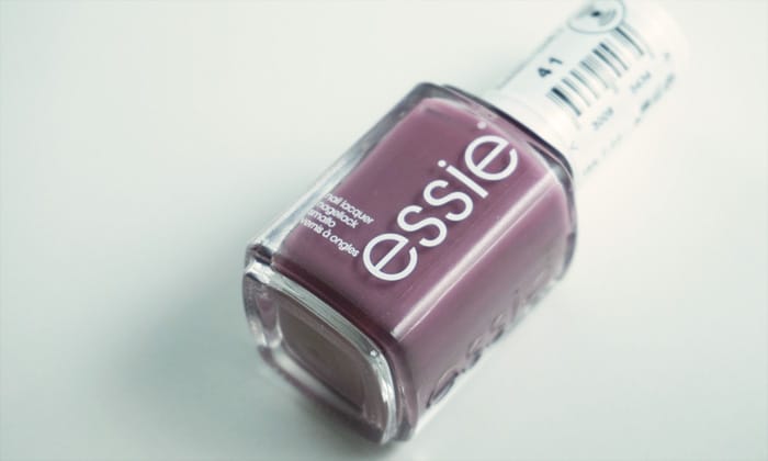 Picture of the bottle of essie island hopping