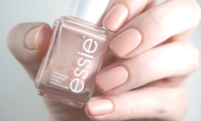 swatches and review of Essie not just a pretty face