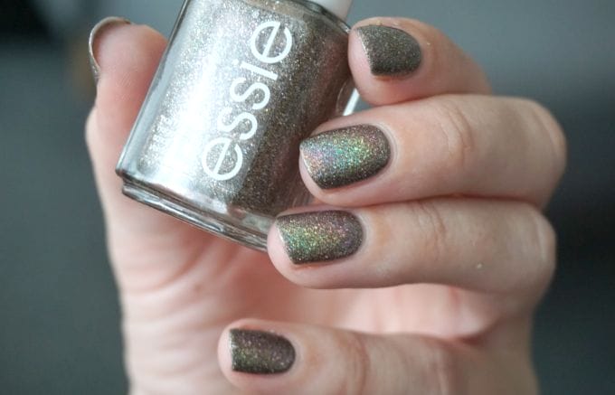Essie-stop look and glisten