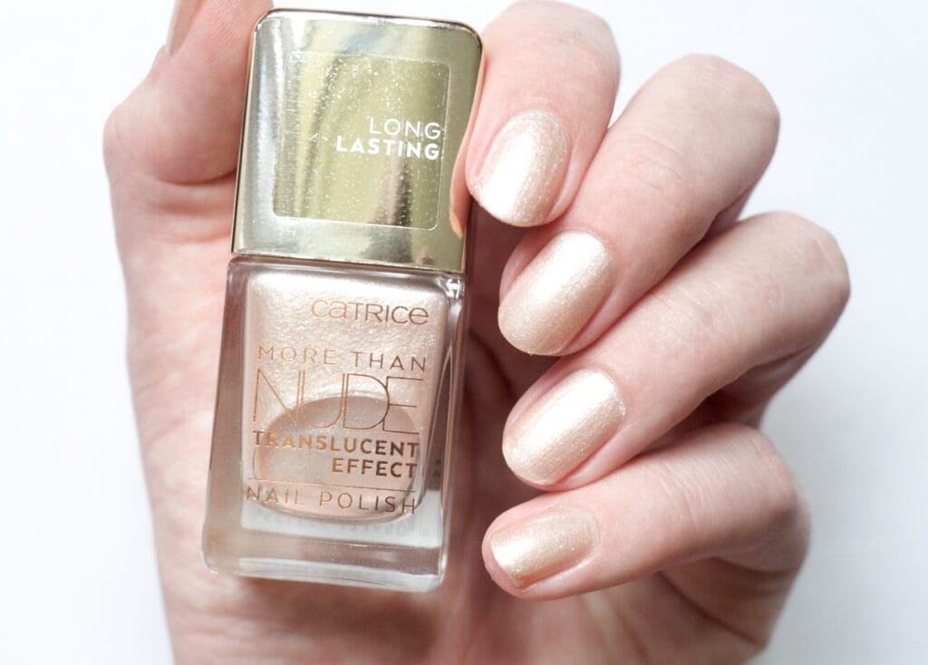 Swatch of nail polish "Catrice Glitter is the answer"